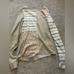 Cute spring top from American Eagle.